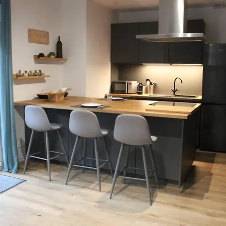 Appartement Grand Jardin Privatif T3 Entierement Meuble