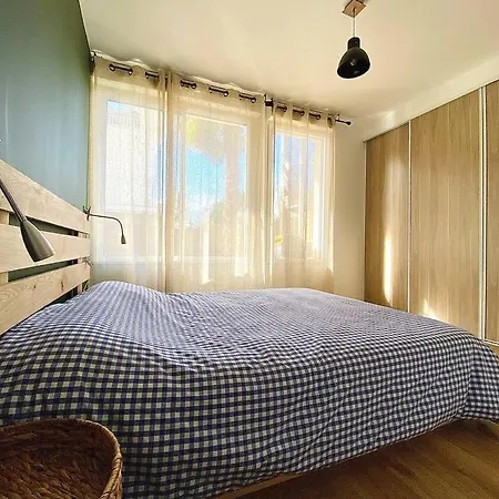 Grand Jardin Privatif T3 Entierement Meuble Appartement *
