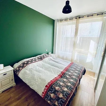 Appartement Grand Jardin Privatif T3 Entierement Meuble *